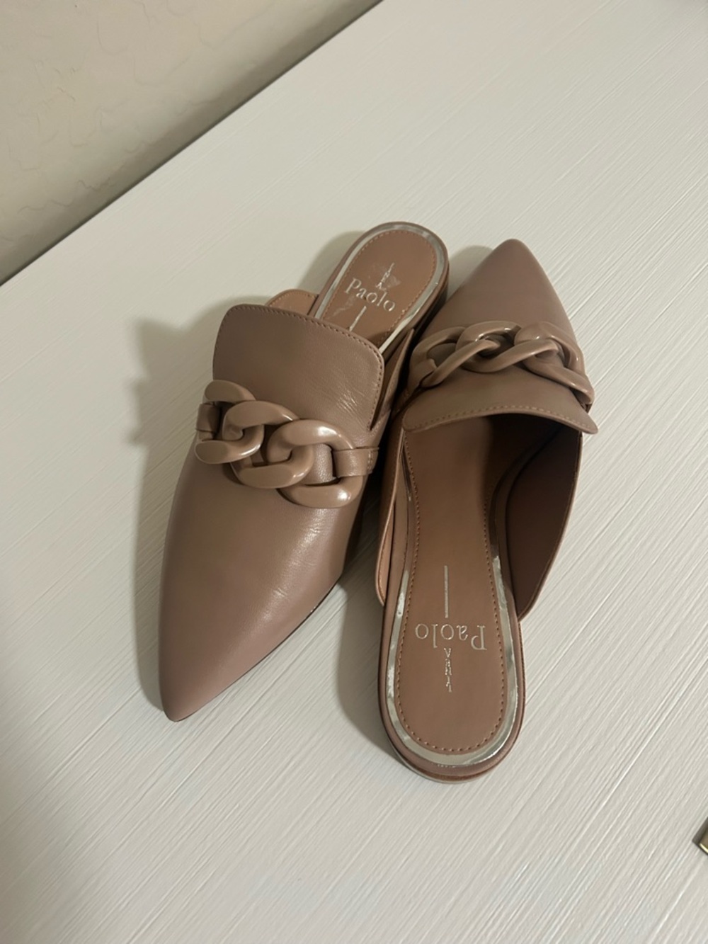 👡👠 Like New 👠👡 Paolo Taupe Pointed Chain-Trim Slip-On Flat Mules 👠👡